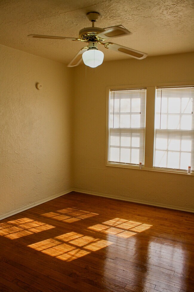 Building Photo - 1708 NW Arlington Ave