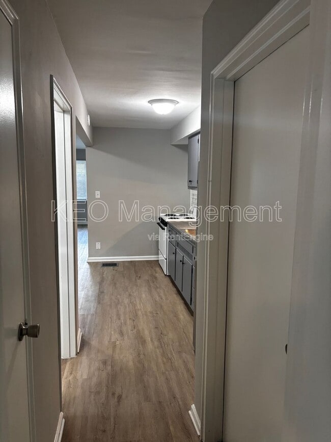 Building Photo - 516 East Dr