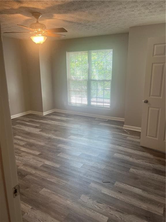 Building Photo - 1792 Gold Finch Way
