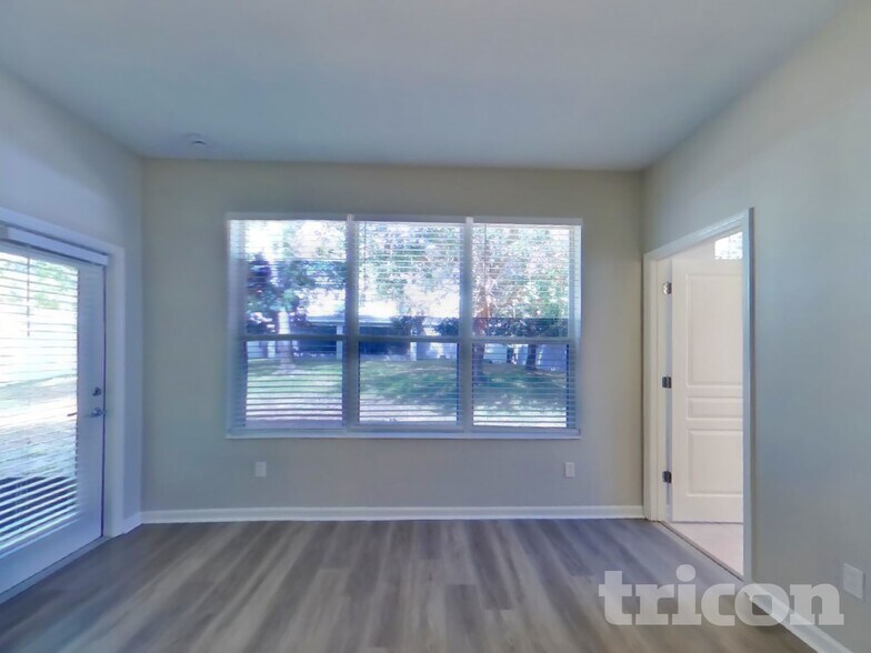 Building Photo - 13309 Fernow St