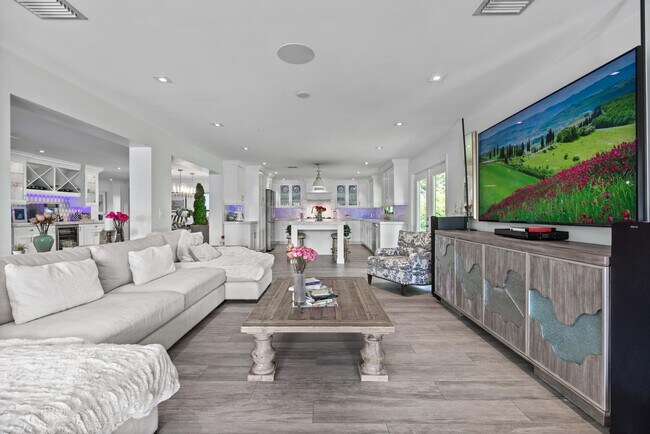 Building Photo - 6204 Celadon Cir