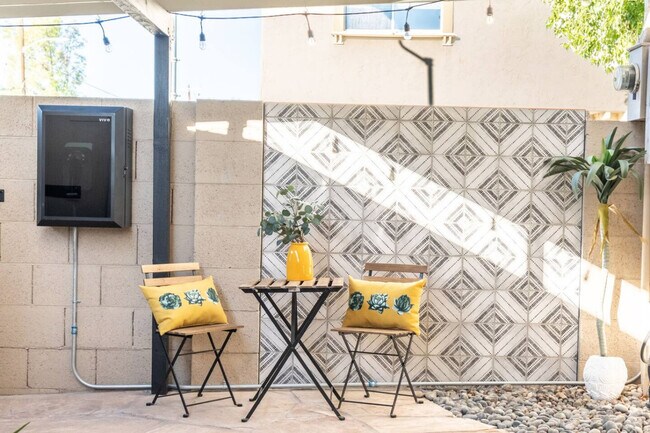 Building Photo - 6957 E Osborn Rd