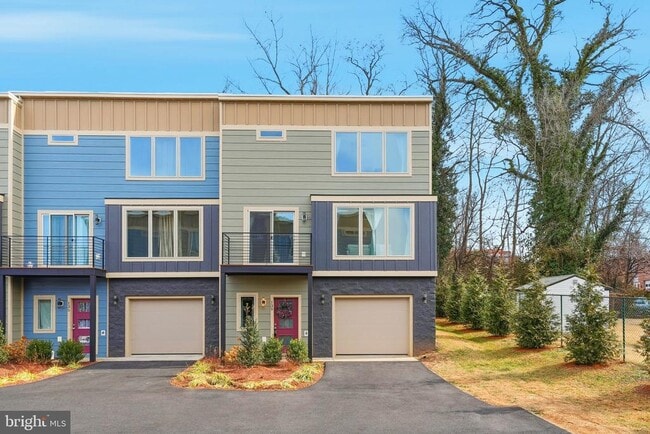 Building Photo - 139 Oak View St