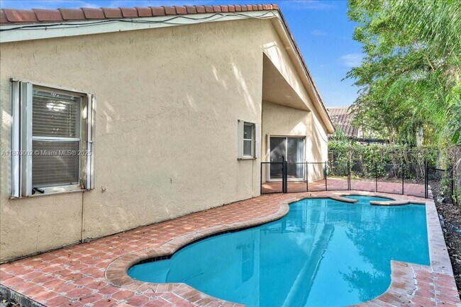 Building Photo - 5650 NW 40th Terrace