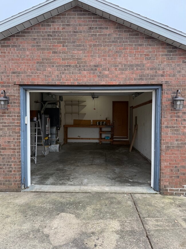 Building Photo - 1939 Meridian Dr