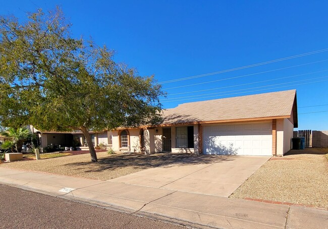 Primary Photo - NICE FAMILY HOME IN NORTH PHOENIX!