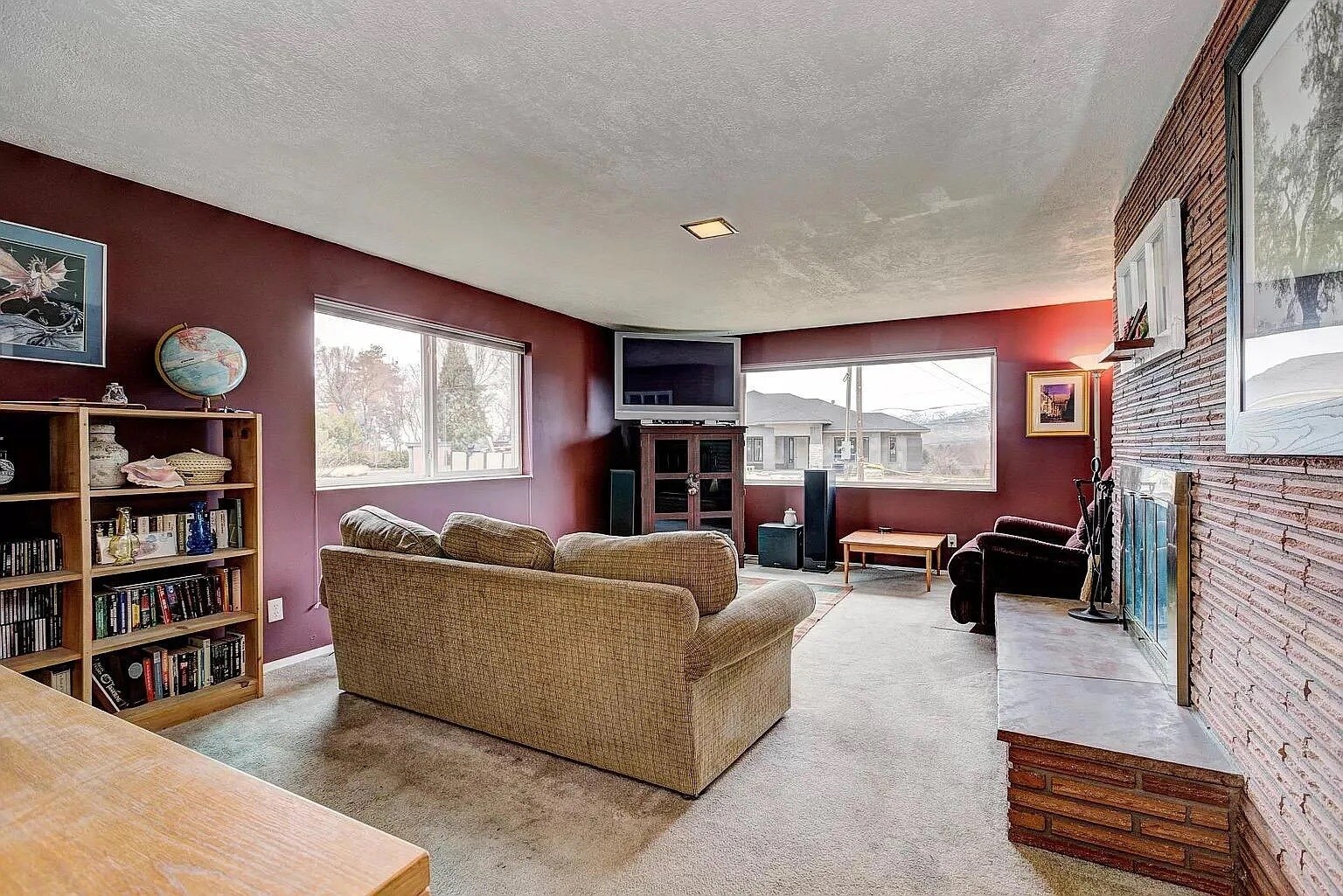 Building Photo - 3411 W Hillcrest Dr