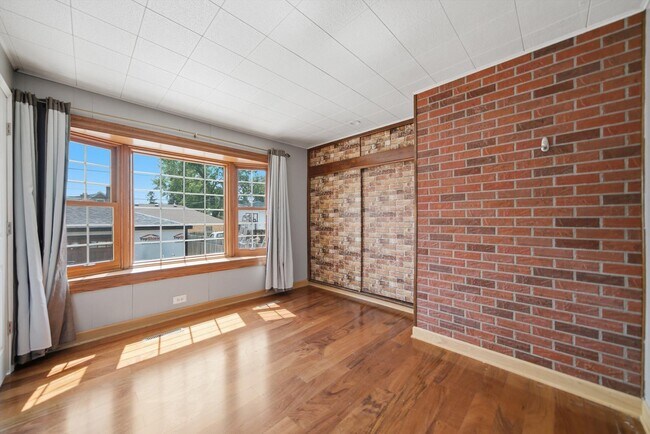 Building Photo - 7007 40th Pl