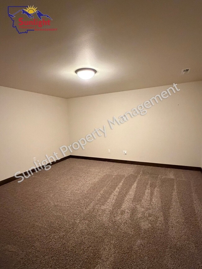 Building Photo - Spacious Country Home with 5 Bedrooms, Movie Room & Stunning Open-Land Views