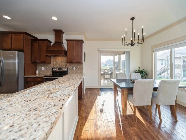 Building Photo - 16035 Northpark Dr
