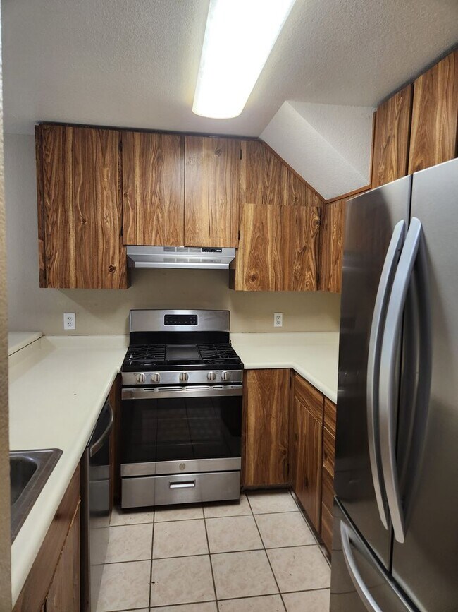 Building Photo - COMING SOON - 2 bedroom, 2 bath condo in Rohnert Park, Sonoma State Students welcome!