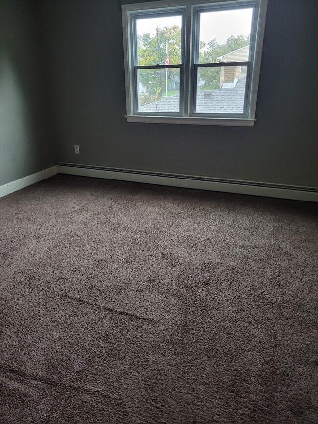 Building Photo - 25 Fernwood Ave