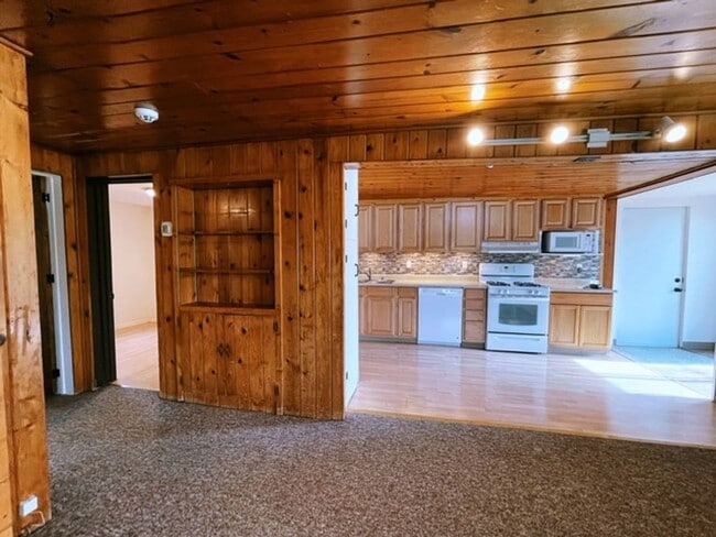Building Photo - Unique and Updated Corner Lot Cabin in Mou...