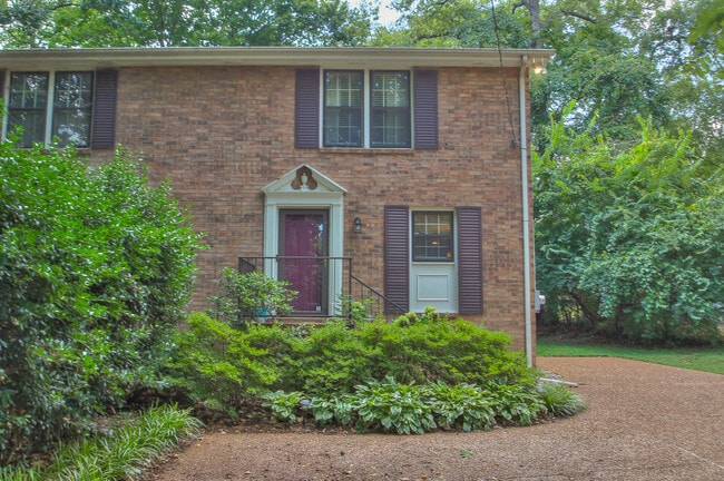 Building Photo - 3321 Lealand Ln