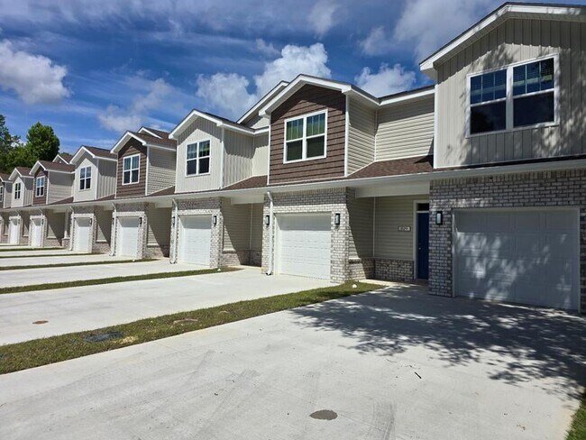Building Photo - 847 Jonleen Dr
