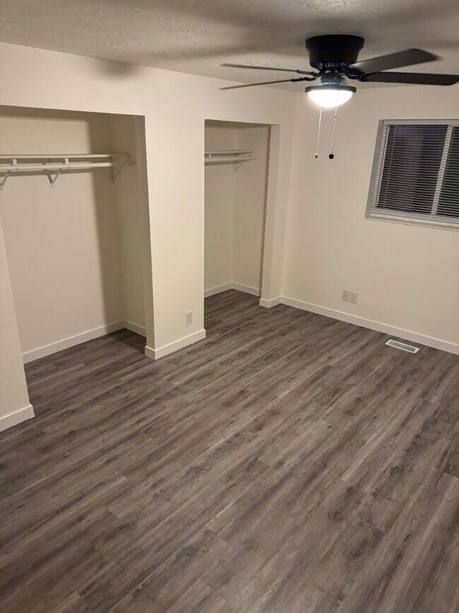 Building Photo - 5579 S 2800 W