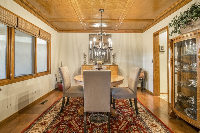 Building Photo - Breathtaking Three Bedroom Townhouse In The Pinery On The Golf Course