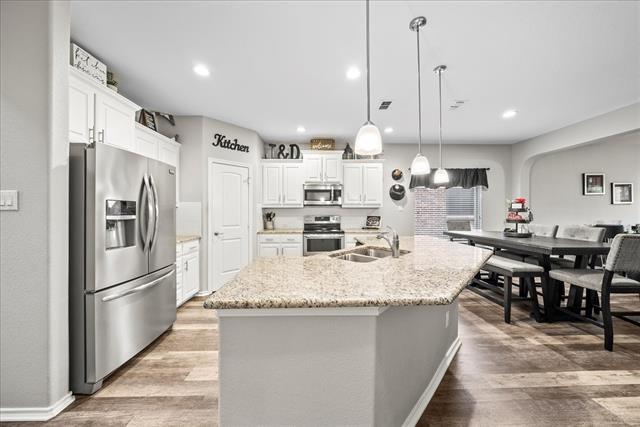 Building Photo - 2412 Lighthouse Dr