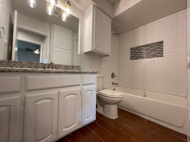 Building Photo - AVAILABLE NOW - 2 Bedroom 1 Bath Two Story...