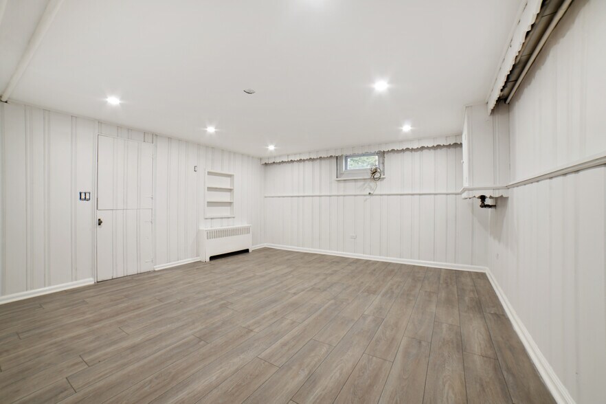 Building Photo - 1078 Burnet Ave