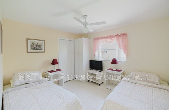 Building Photo - 403 SE 33rd Terrace