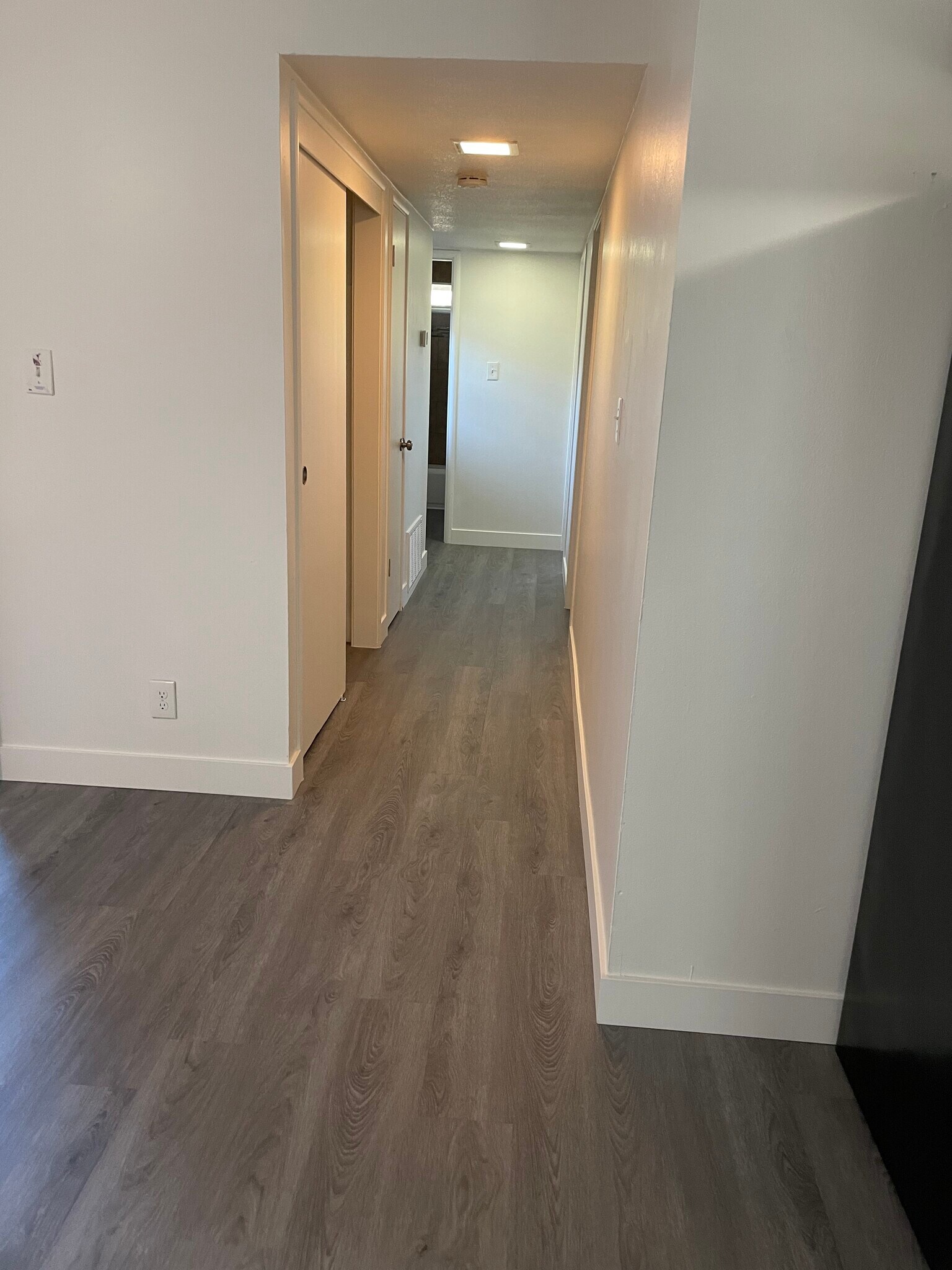 Building Photo - 1098 Wayland Ave