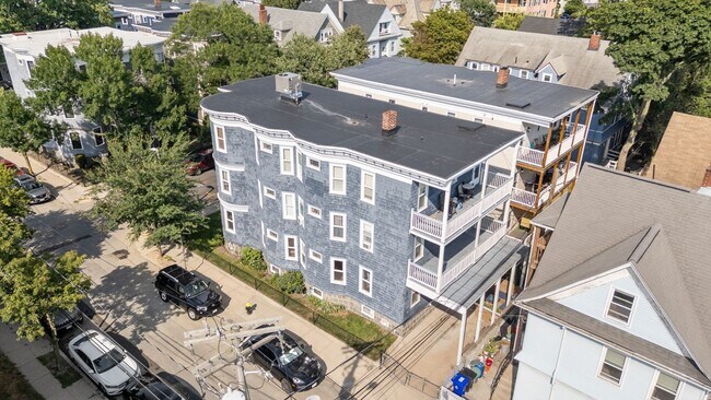 Building Photo - 26 Hinckley St
