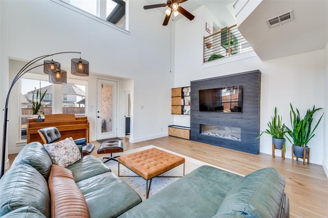 Building Photo - 8433 Colburn