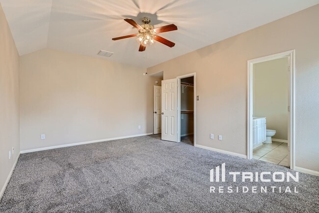 Building Photo - 11007 Overland Trail Dr