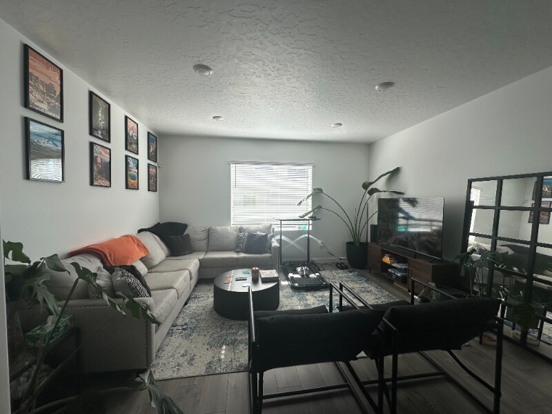 Building Photo - 1146 W 340 S