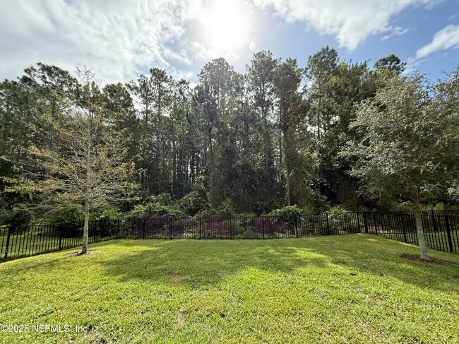 Building Photo - 309 St Vincent Dr