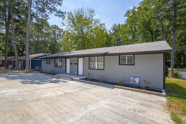 Building Photo - Live Better for Less – Updated 2BR Apartment in Benton, AR!