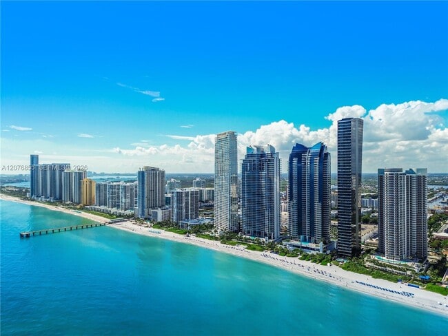 Building Photo - 17001 Collins Ave
