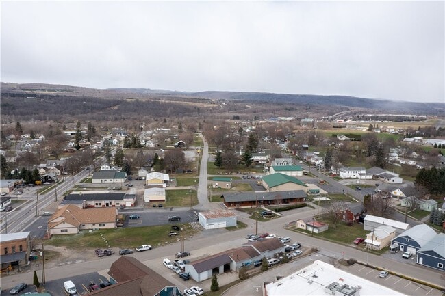 Building Photo - 178 Main St