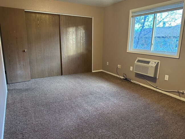 Building Photo - 2511 Farnum St