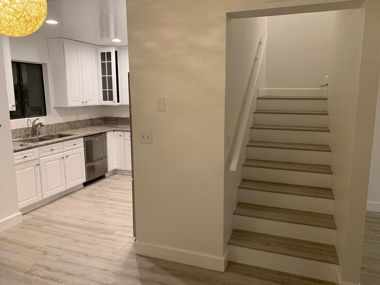 Building Photo - 41 Harkness Ave