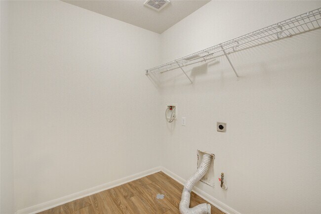 Building Photo - 8542 Village Rose Ln