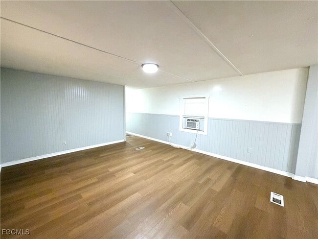 Building Photo - 240 State St