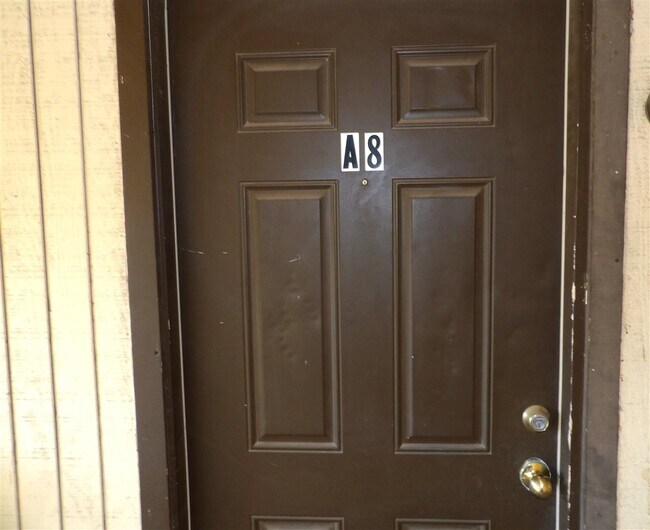 Primary Photo - 6405 NW Oak Ave