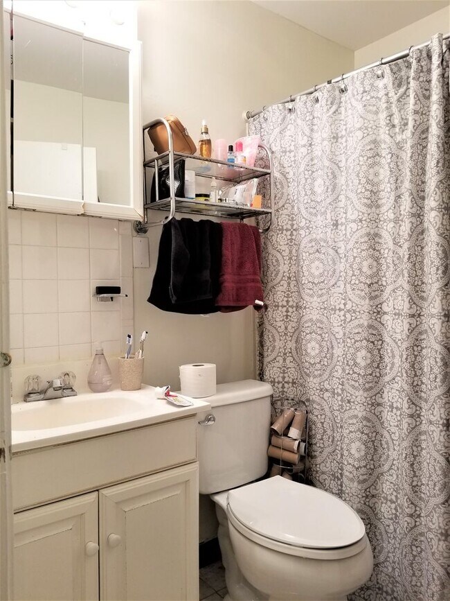 Building Photo - 2bed / 1bath close to Boston University