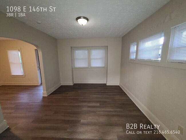 Building Photo - 1098 E 146th St