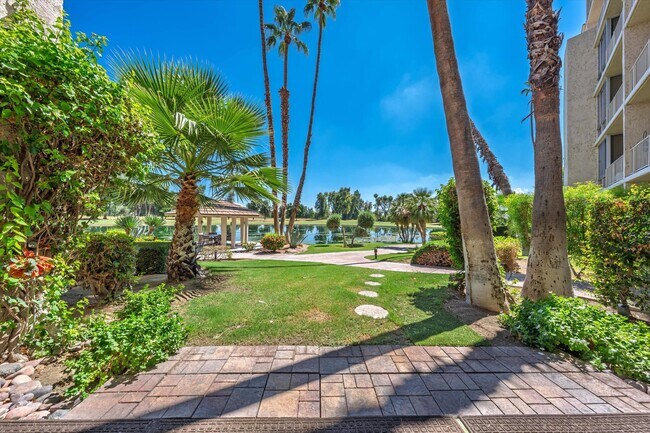 Building Photo - 900 Island Dr