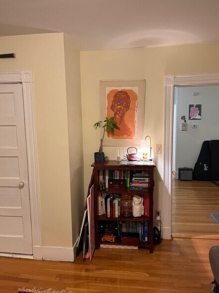 Building Photo - 213 Highland Ave