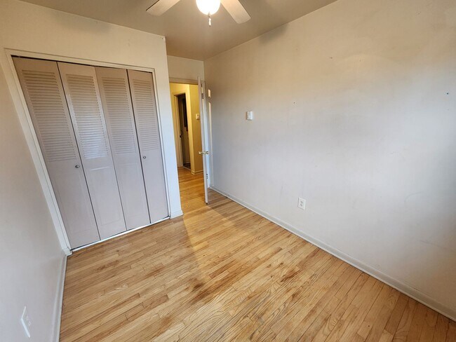 Building Photo - 6233 Mountain View Dr