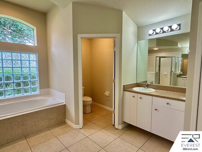 Building Photo - 7 Waywell Pl