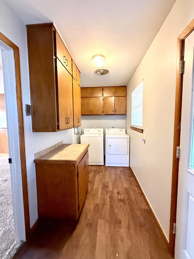 Building Photo - 3289 Cardinal Rd