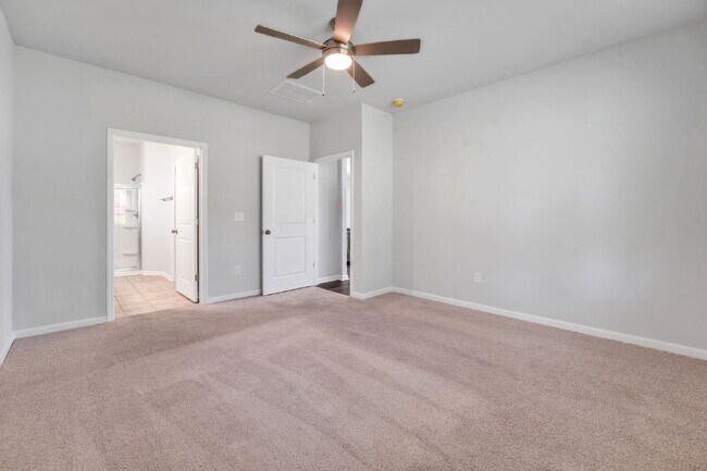Building Photo - Elegant 4 Bedroom 2.5 Bathroom Home Near Downtown Greenville $2,500/mo rent