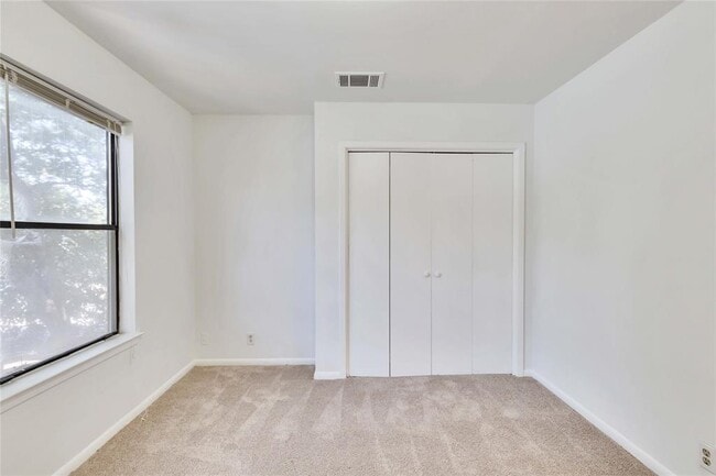 Building Photo - 6711 Deatonhill Dr