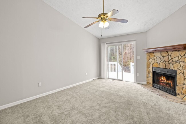 Building Photo - Riverdale  2 bedrooms and 2 baths - One Le...