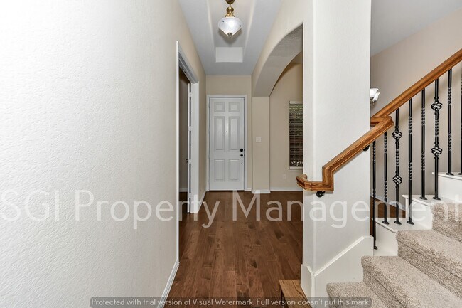 Building Photo - 679 Emily Ln